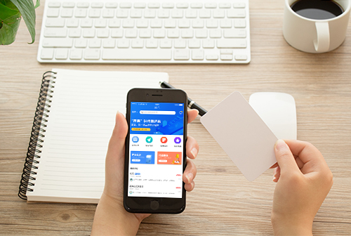 �ӱ߳���������С����